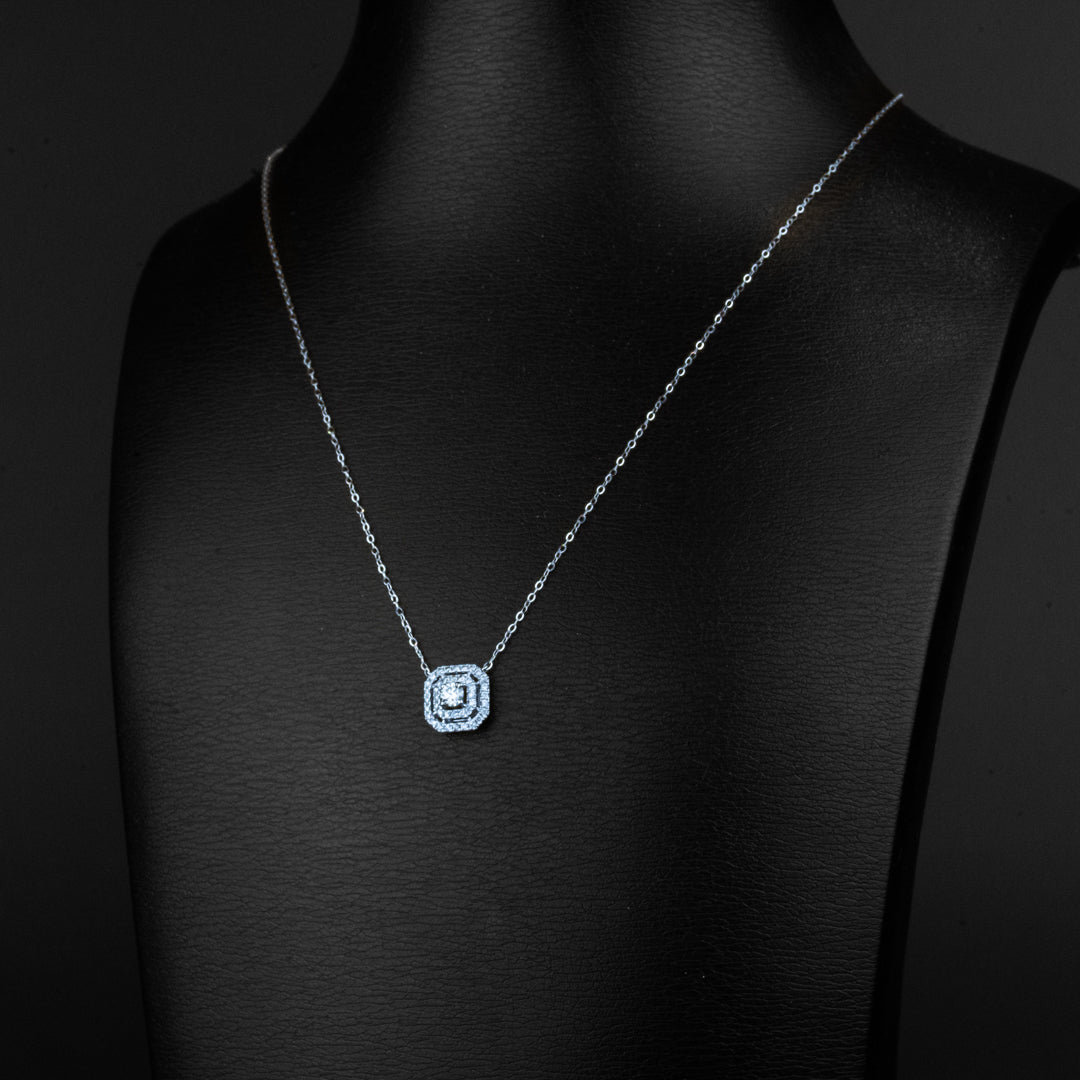 Collier en or blanc et diamants